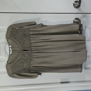 Reitmans Signature top color olive size xl